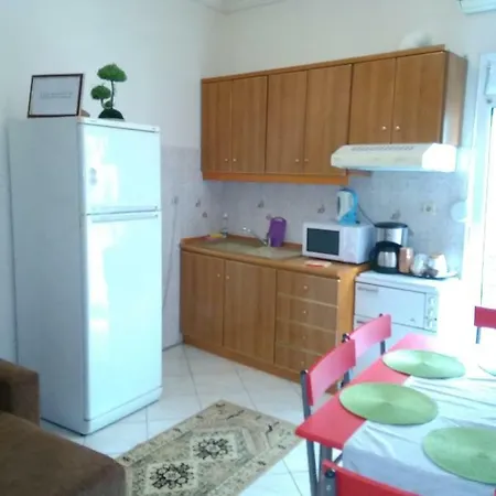 Cozy Close To City Center